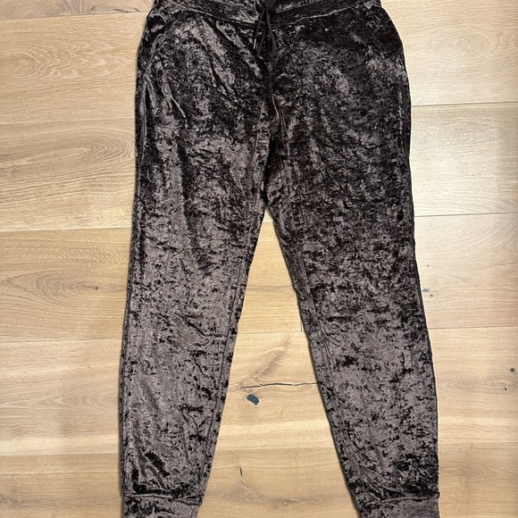 Lululemon Velour Joggers - Picture 4 of 5
